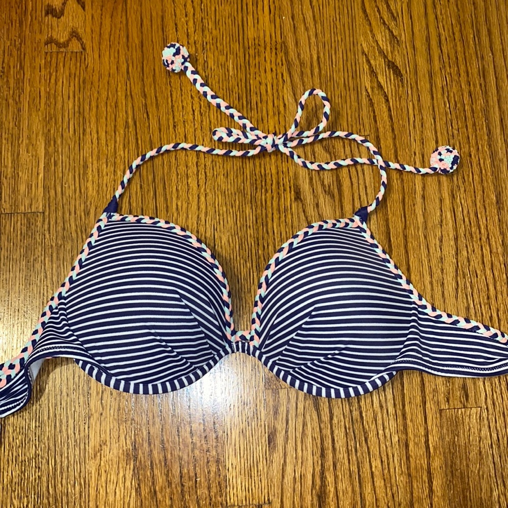 Victoria’s Secret bikini top